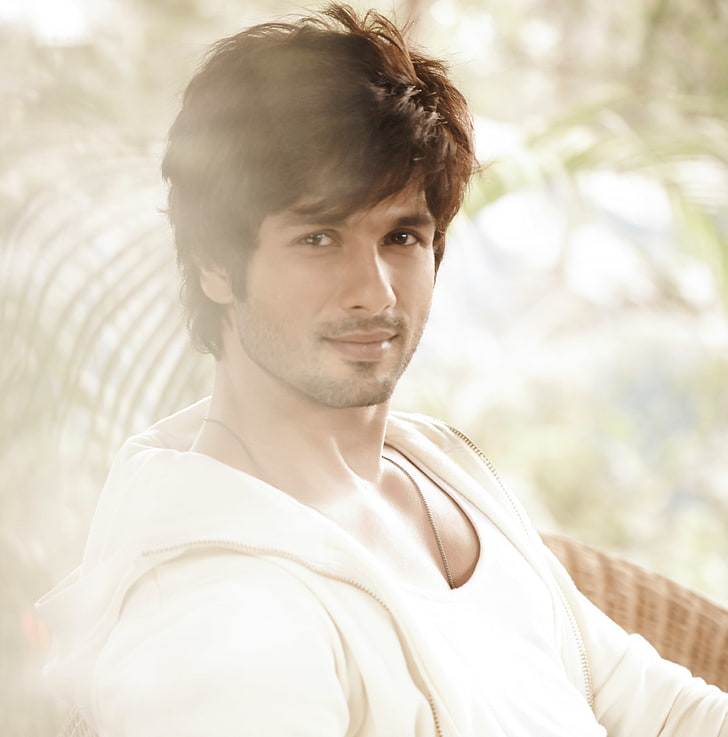 Shahid Kapoor: A Journey from Dance Floors to Bollywood Stardom